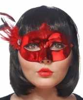 Rood oogmasker met veren voor dames
